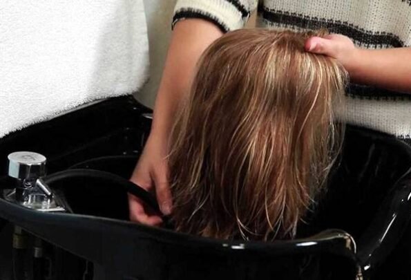 طريقة غسل الشعر المستعار